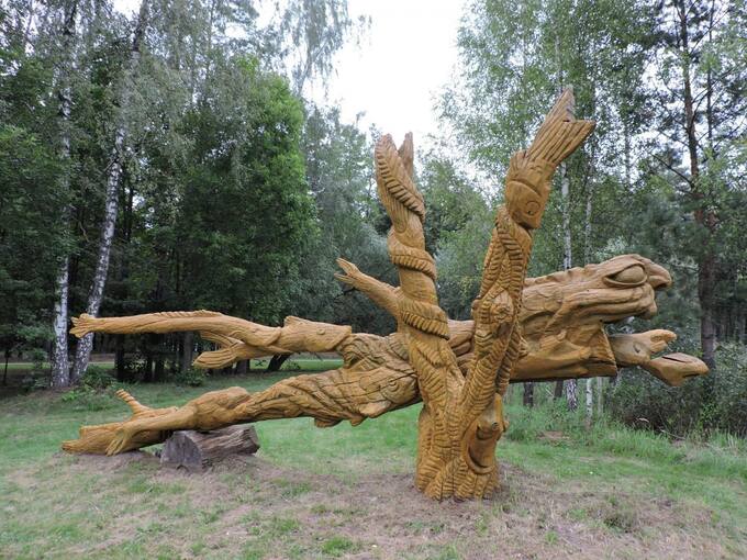 Atnaujinta Virginijaus Jackūno, Stasio Motiejūno ir Prano Janulevičiaus skulptūra „Ežerinis“. Gražvydo Balčiūnaičio nuotrauka, 2018.
